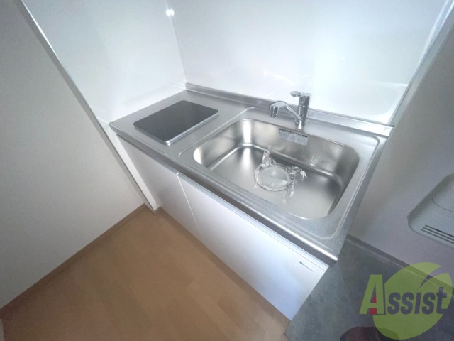 キッチン　すでに備え付けられているシステムキッチン。