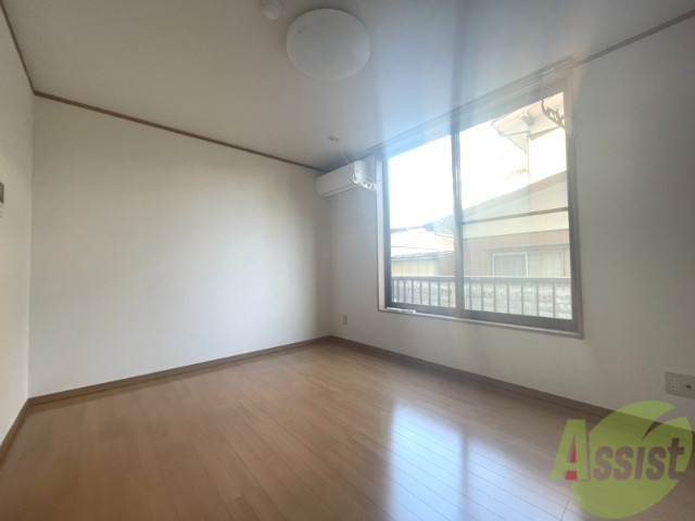 その他部屋・スペース　フローリングなので、ベッドも置けちゃいますよー。