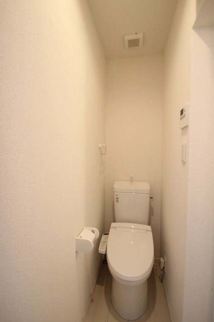 トイレ　同物件別室です