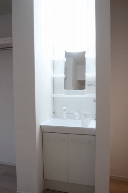 洗面設備　同物件別室です