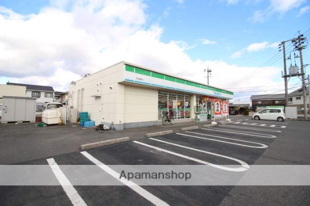 コンビニ　ファミリーマート 岡山兼基店（コンビニ）まで594m