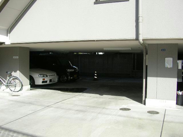 駐車場　駐車場