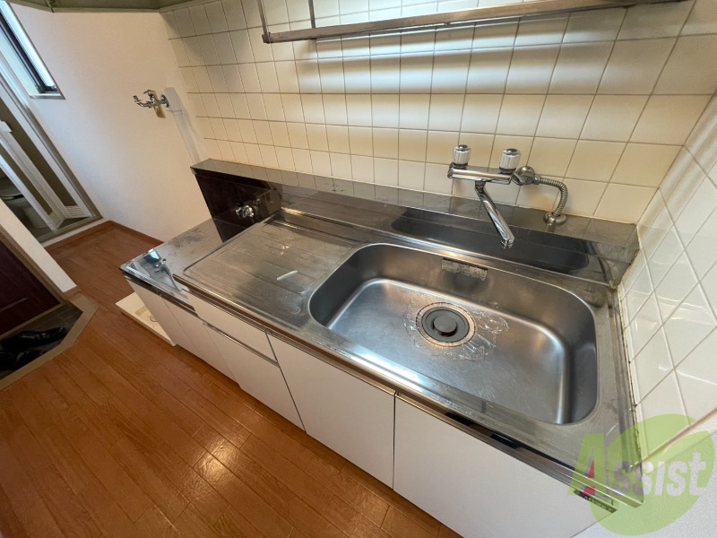 キッチン　キッチンはこちらになります。調理スペースもしっかりあります。