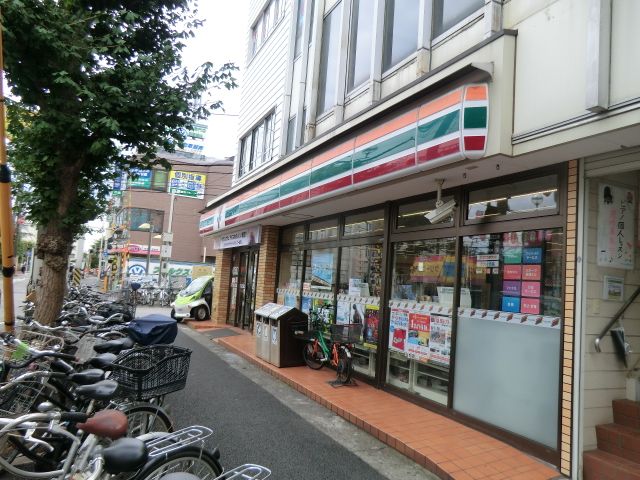 コンビニ　セブンイレブン船橋二和向台駅前店（コンビニ）まで678m