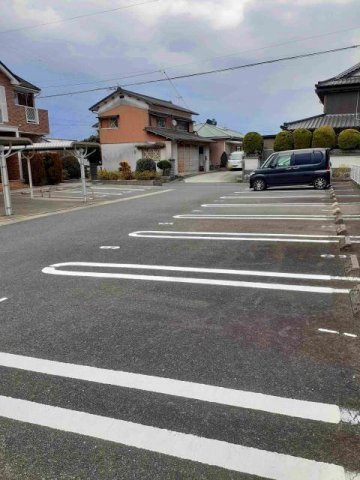 駐車場　駐車スペースもあります☆
