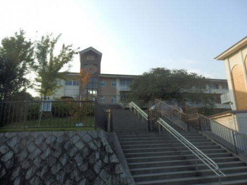 小学校　大津市立雄琴小学校（小学校）まで1910m