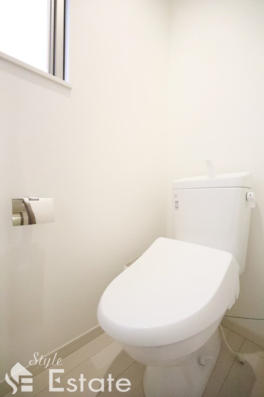 トイレ　温水洗浄便座