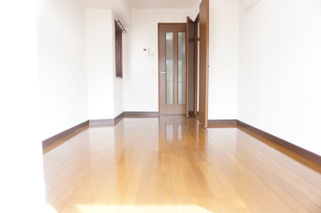 その他部屋・スペース　２面採光の７帖のお部屋☆