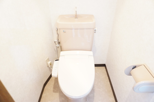 トイレ　トイレは洗浄便座です☆