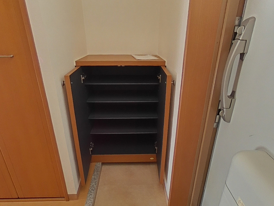 玄関　※別部屋の写真です