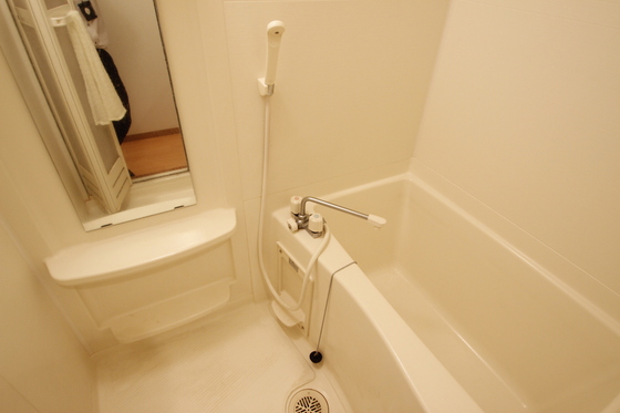 バス・シャワールーム　※別部屋の写真です