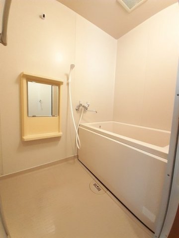 バス・シャワールーム　ゆったり過ごせるお風呂です