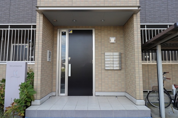 エントランス　オートロック付き玄関