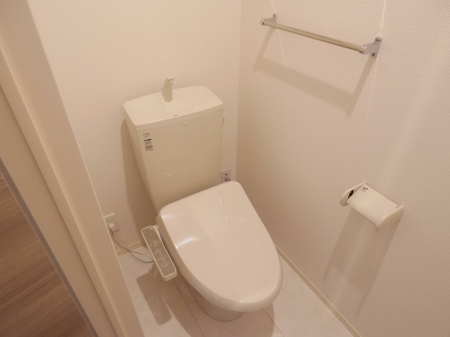 トイレ　温水シャワー付きトイレです