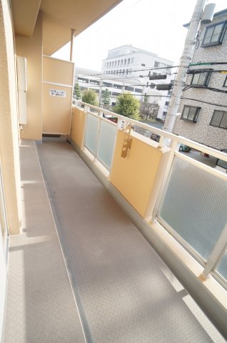 バルコニー　参考、同建物・反転間取りの号室