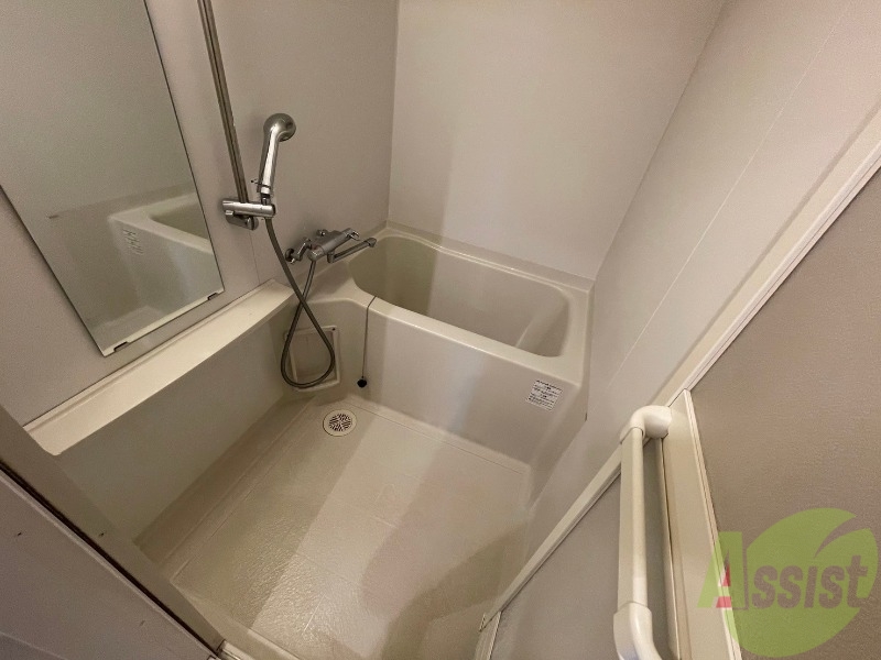 バス・シャワールーム　お風呂になります。一日の疲れを癒してくださいね。