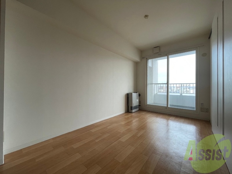 居室・リビング　広くてキレイなお部屋が広がっていて、充実した生活が送れそう。