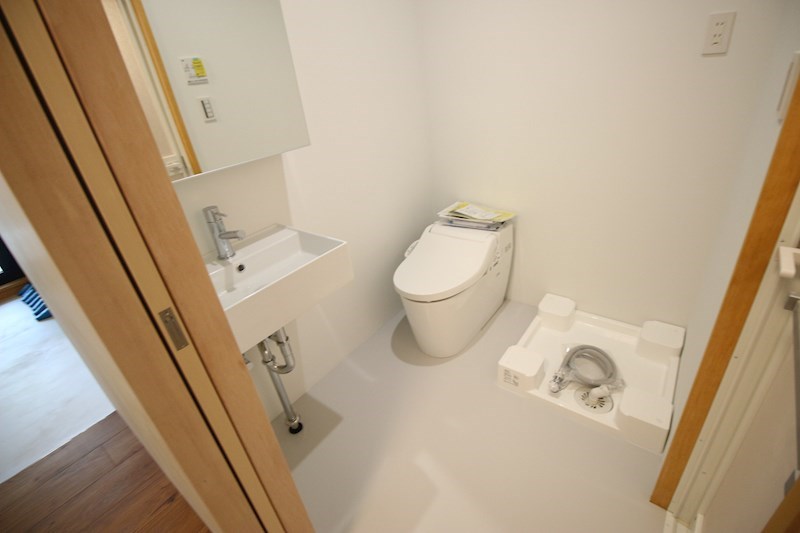 トイレ　※同物件別部屋の写真です。