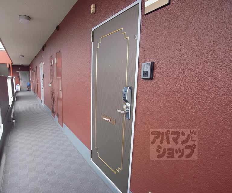 その他設備　玄関ドアです。