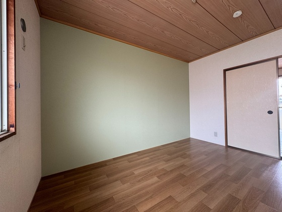 居室・リビング　※他号室の写真です