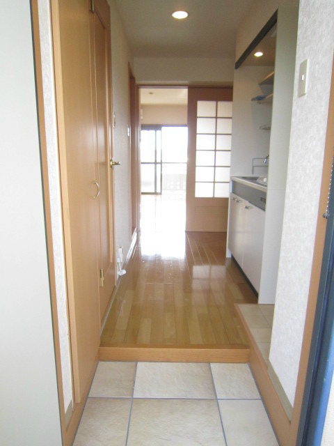 玄関　写真は同タイプ別部屋です