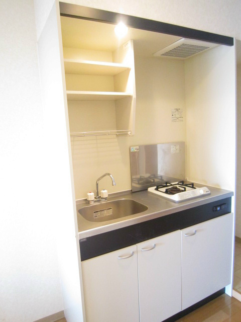 キッチン　写真は同タイプ別部屋です