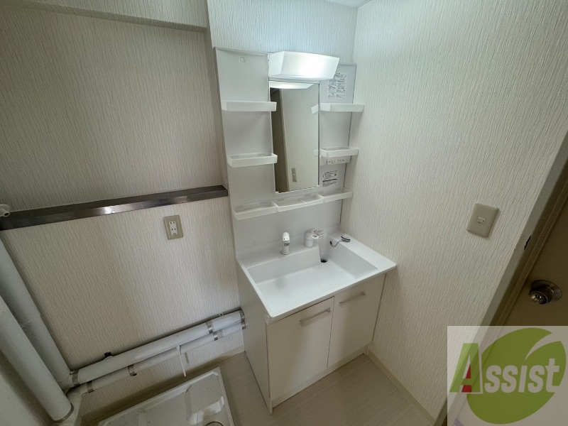 洗面設備　こちらに洗面台があります。朝の洗顔はこちらで。