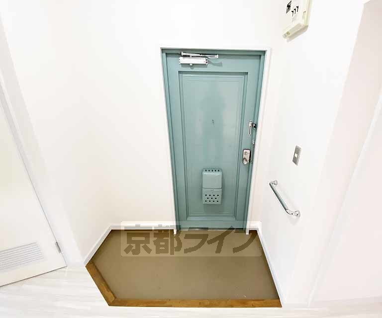 玄関　大きな段差がありません