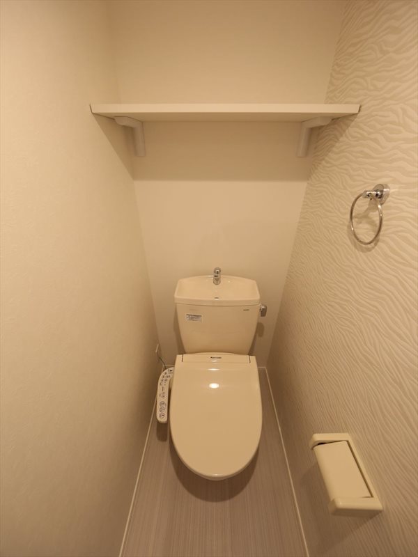 トイレ　温水洗浄暖房便座付トイレ