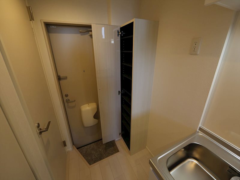 玄関　玄関　シューズボックス付（収納充実してます）