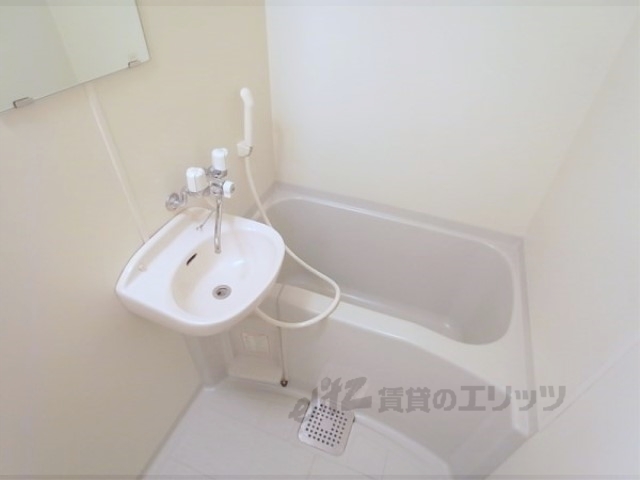 バス・シャワールーム　バス