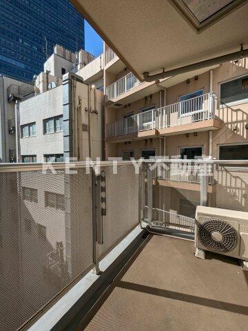 バルコニー　バルコニーからの眺めを楽しみながら食事をしませんか