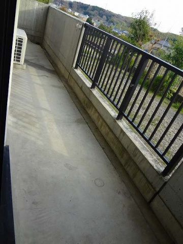 バルコニー　※同建物同型別のお部屋