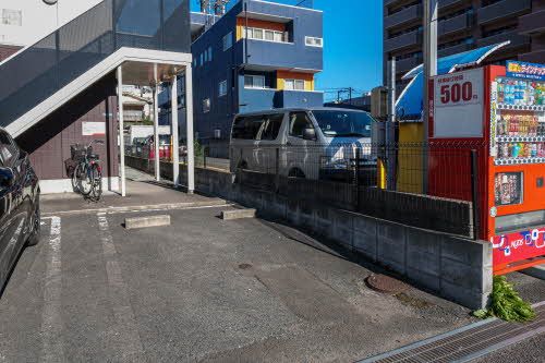 駐車場　駐車場