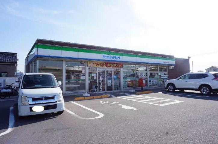 コンビニ　ファミリーマート（コンビニ）まで2373m