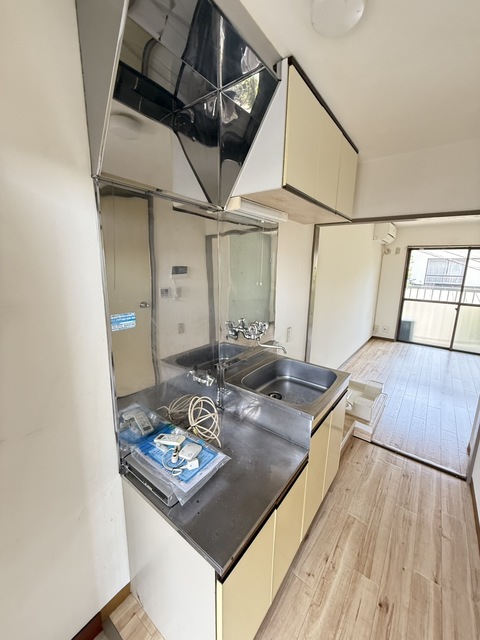 キッチン　別部屋参考写真です