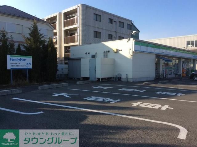 コンビニ　ファミリーマート東大和青梅街道店（コンビニ）まで880m