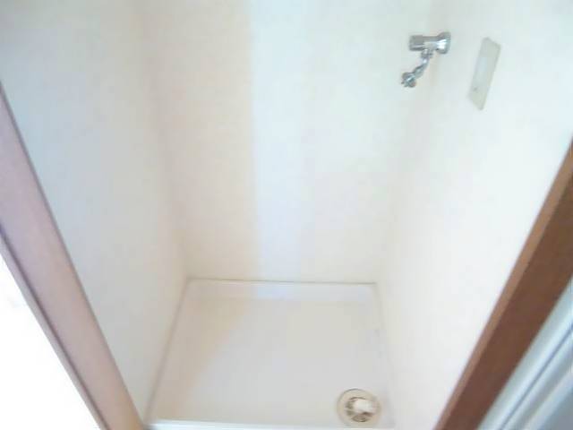 その他設備　室内洗濯機置場もございます。