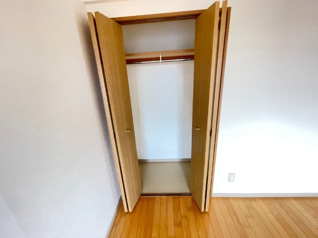 収納　６帖の洋室にクローゼット完備です。