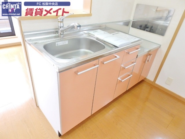 キッチン　同物件反転写真
