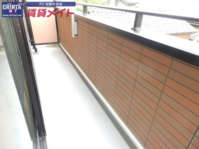 バルコニー　同物件反転写真