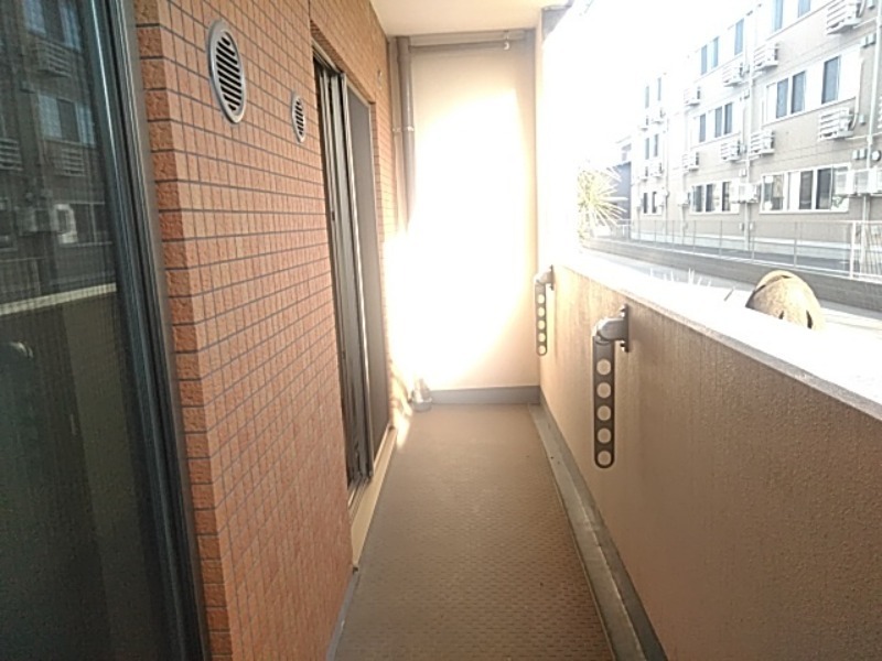 バルコニー　図面と現状に相違がある場合には現状を優先