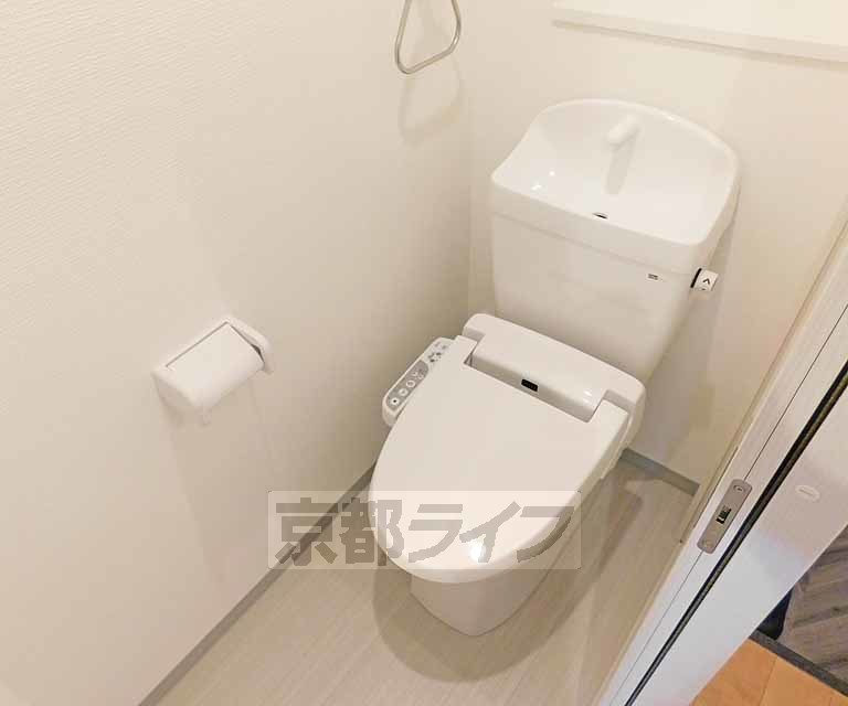 トイレ　ウォシュレット付いています