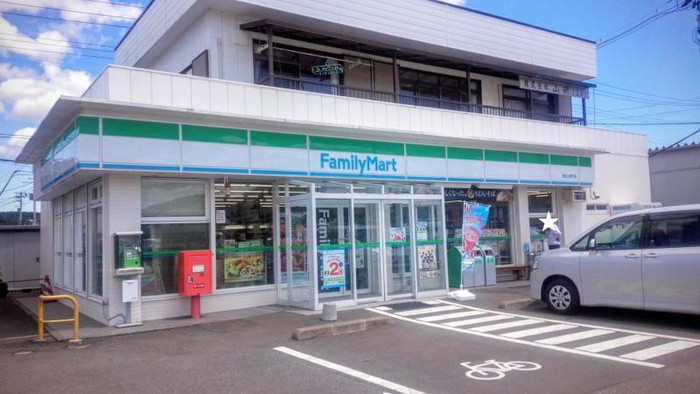 コンビニ　ファミリーマート　仙台上愛子店（コンビニ）まで850m