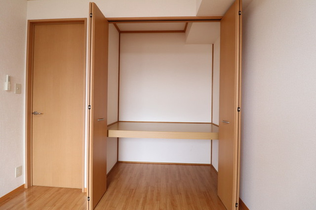 ロイヤルタウン寺町参番館_内装_4