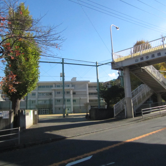 小学校　横須賀市立山崎小学校（小学校）まで1000m
