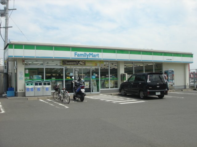 その他　ファミリーマート隼人見次店（その他）まで521m
