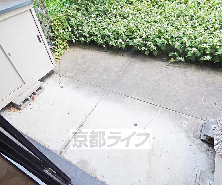 バルコニー　広々としたバルコニーです。