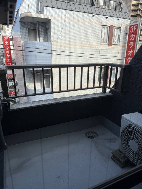 バルコニー　同物件別号室の写真です。