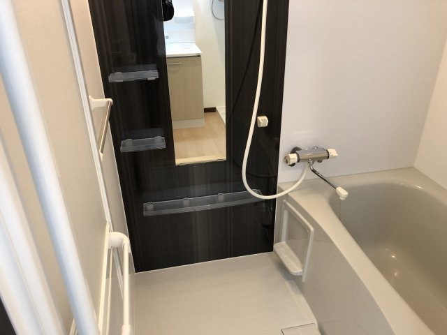 バス・シャワールーム　※退去前の為、写真と現状が異なる場合がございます